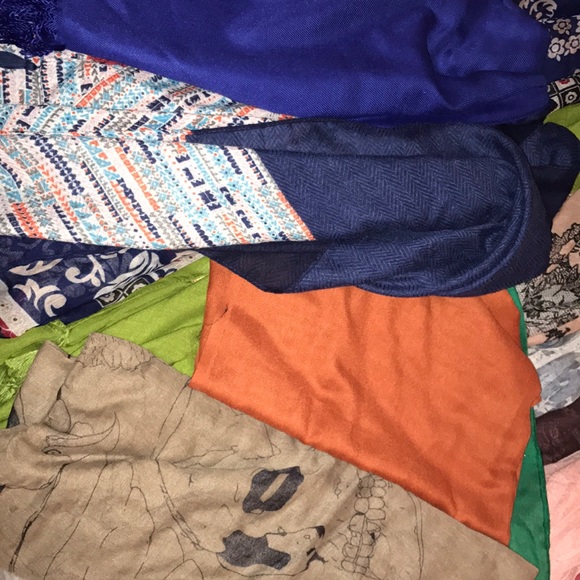 Scarves - Picture 6 of 7